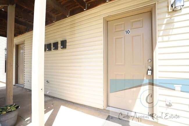Building Photo - Spacious 1 bed 1 bath apt