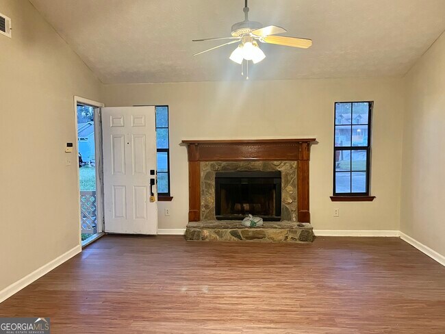 Building Photo - 566 Brookfield Way