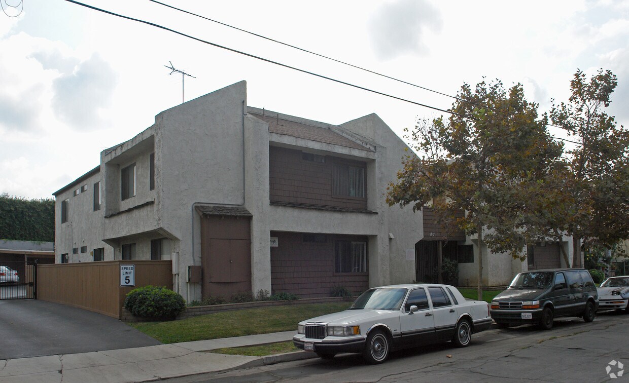Primary Photo - 1901 N Spurgeon St