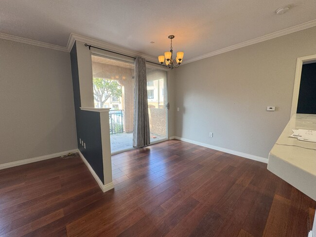 Building Photo - One bedroom one bathroom Carmel Point condo