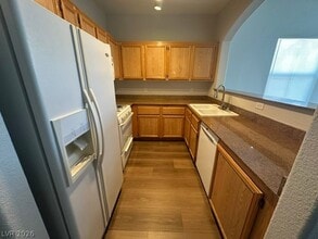 Building Photo - 9975 Peace Way