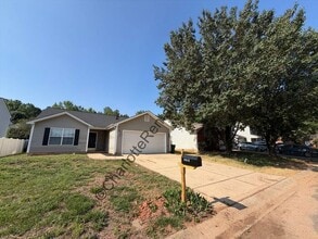 Building Photo - 6812 Malagant Ln