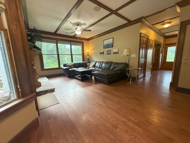 Building Photo - 22 Pear Tree Ln