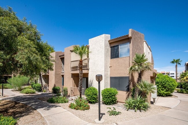 Building Photo - COMING SOON! Spacious 1 Bed 1 Bath Condo i...