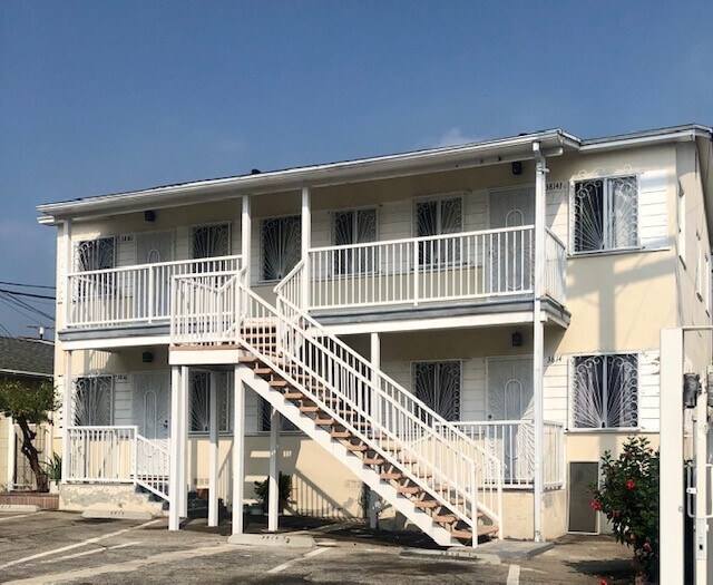 Building Photo - 3814 Portola Ave