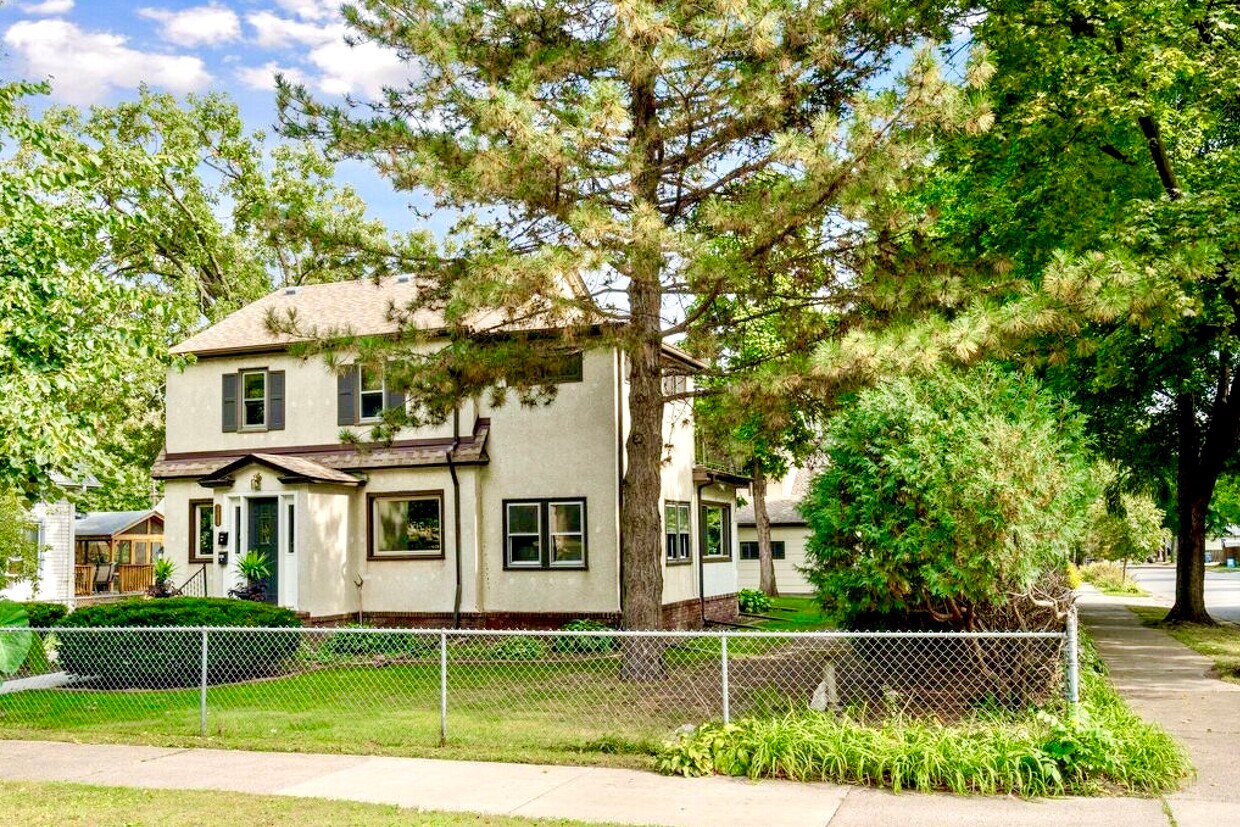 Foto principal - 5151 36th Ave S