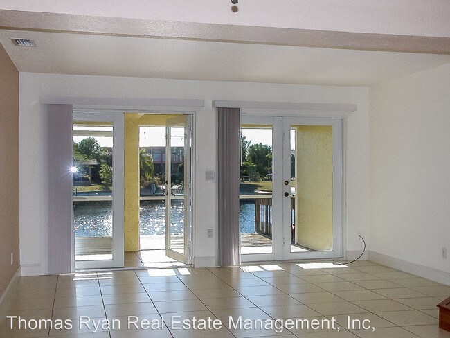 Building Photo - 1350 Mediterranean Dr