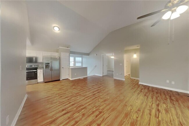 Building Photo - 7865 Lake Terrace