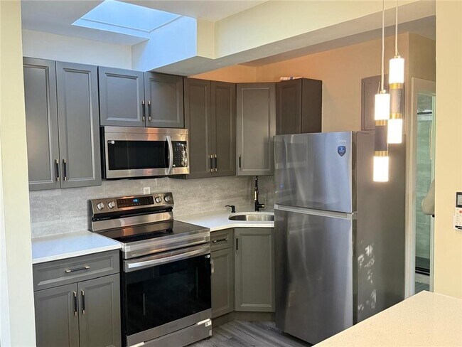 Foto del edificio - 19-49-49 80th St