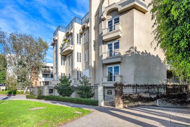 Building Photo - 11740 W Sunset Blvd