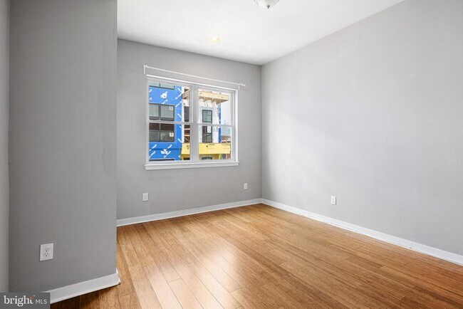 Building Photo - 616 S 4th St