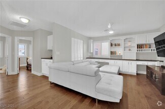 Building Photo - 2705 Meander
