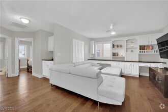 Building Photo - 2705 Meander