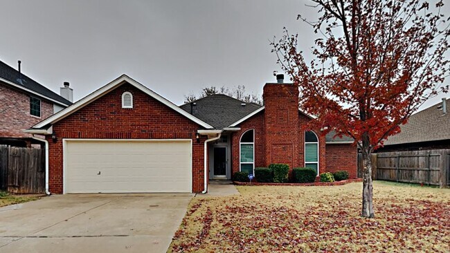Building Photo - 4 Bedroom 2 Bathroom Home in Edmond School...