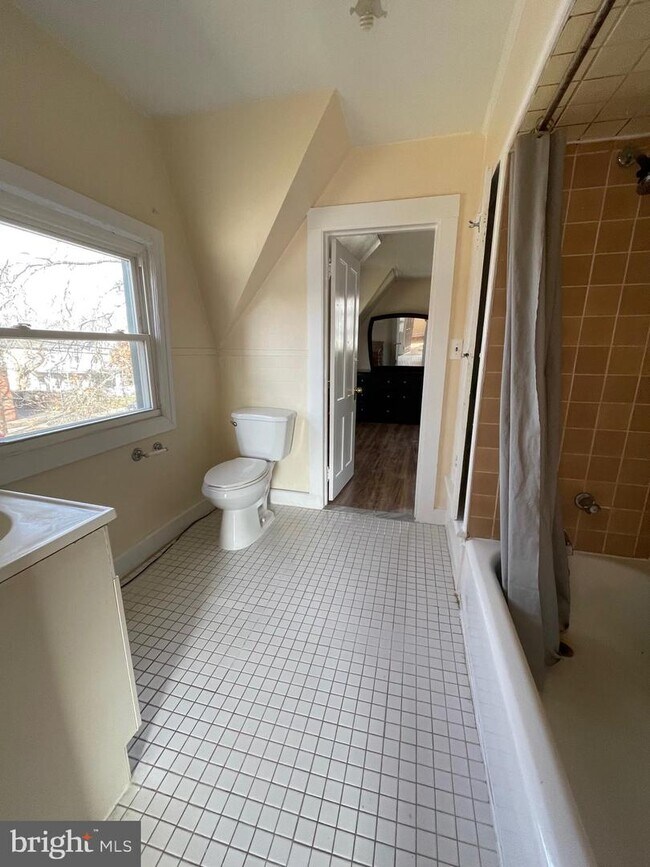 Building Photo - 100 Broad St