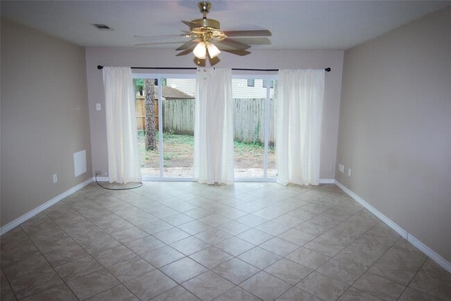 Building Photo - 1401 E Red Cedar Cir