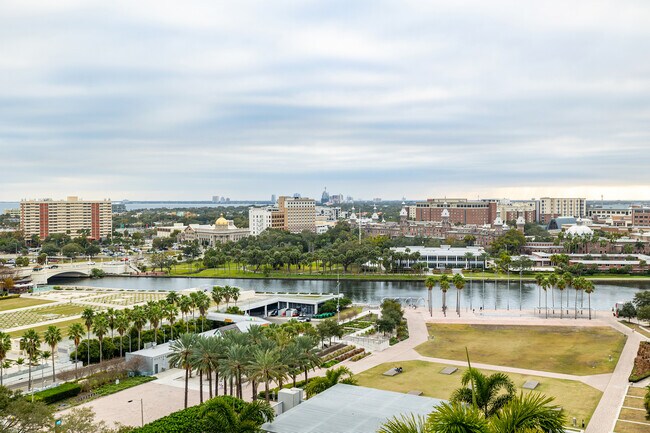 Foto del edificio - 777 N Ashley Dr