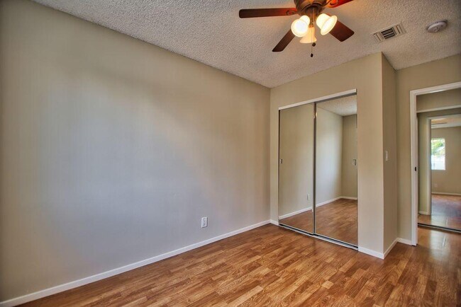 Foto del edificio - 5481 Dairy Ave