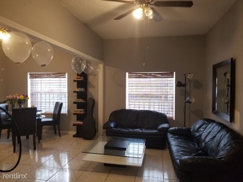 Primary Photo - 1 br, 1 bath House - 152 av SW & 68 ST