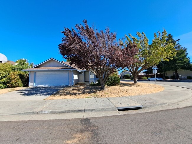 Building Photo - 801 Capistrano Dr