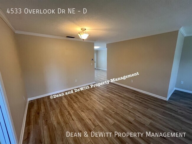 Building Photo - Spacious Shore Acres 2/2 APT - For Rent