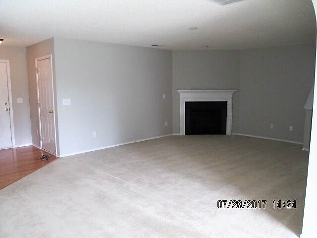 Foto del edificio - Awesome 3br 2.5ba in Durham. Fenced Yard!  Avail June 5, 2026!