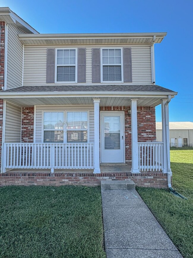 Building Photo - 207 Tree Line Dr