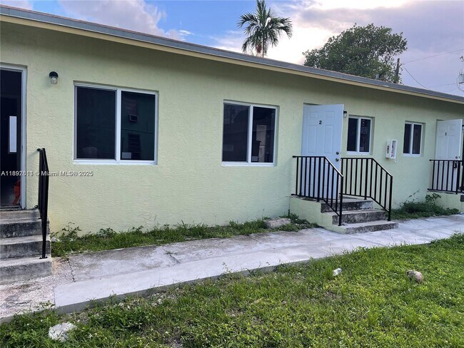 Building Photo - 8321 NE Miami Ct
