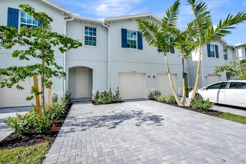 4333 Hammock Grove Dr, Lake Worth, FL 33467 Townhome Rentals in Lake