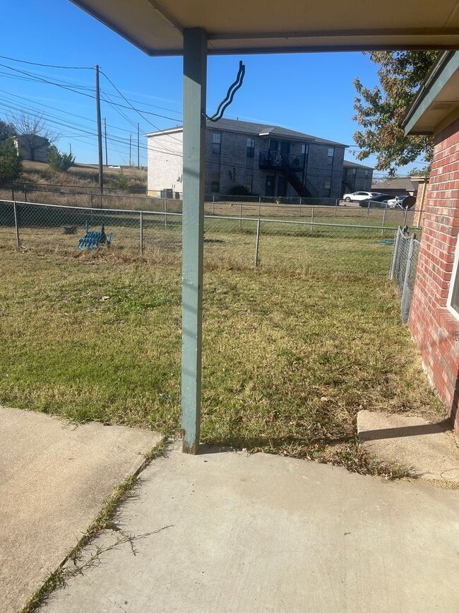 Building Photo - 1210-1212 Walt Morgan Circle