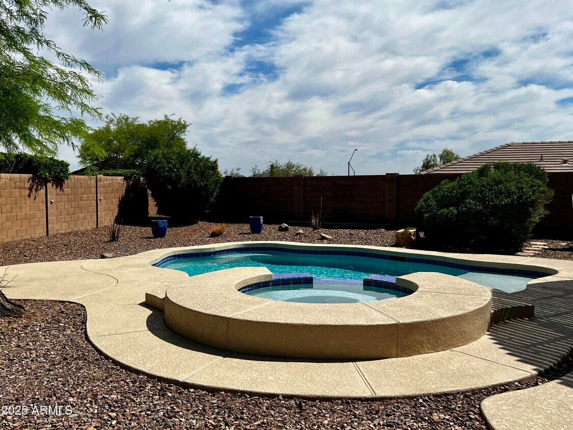 Foto principal - 2361 W Turtle Hill Ct