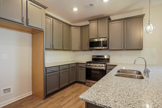 Foto del edificio - 732 Courtland Dr
