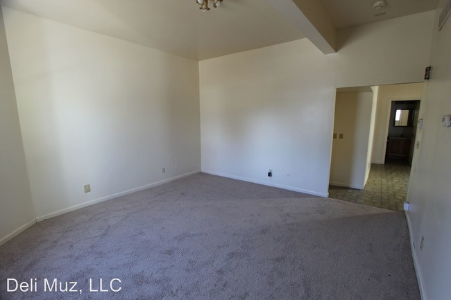 Building Photo - 1427 Culver Dr