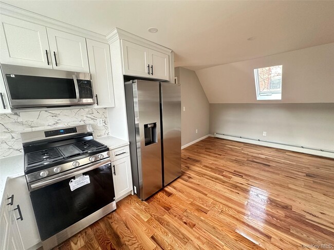 Building Photo - 137-14 Bedell St