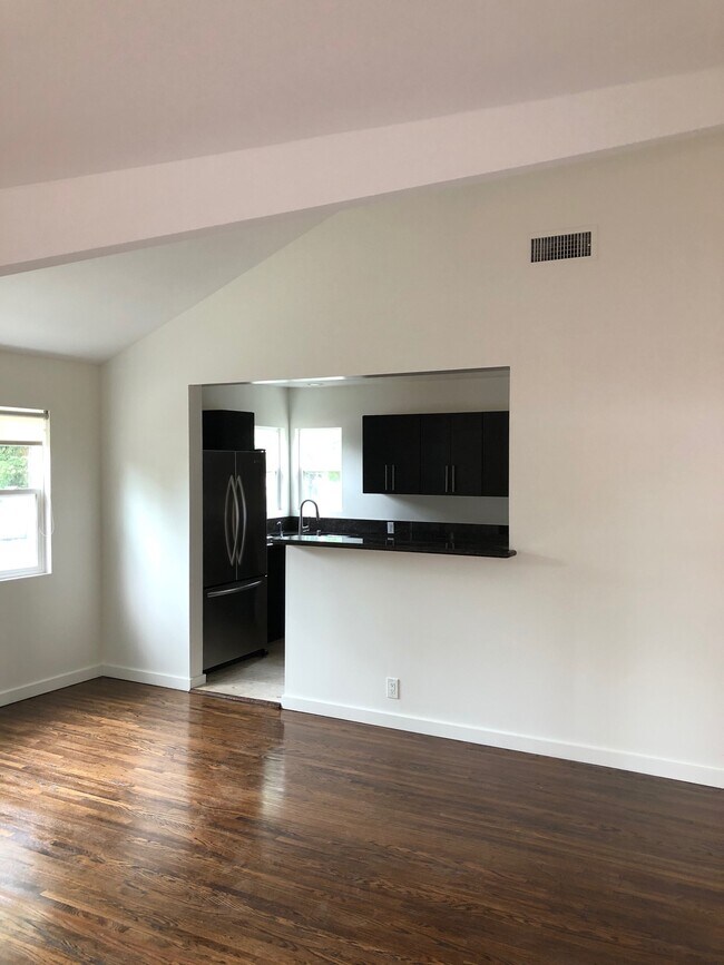 Foto del edificio - 3676 Kelton