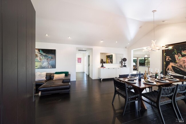 Foto del edificio - 1811 Hillview Pl