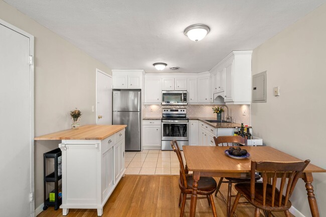 Foto del edificio - Modern Kitchen - Natural Light - Close to ...