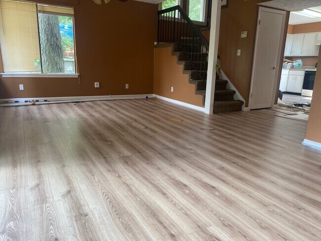 Foto del edificio - 8596 Creekwood Way