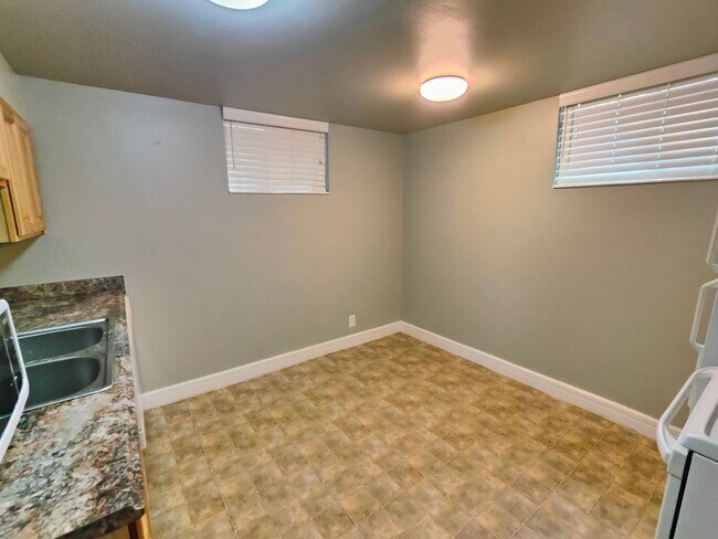 Building Photo - 213 E Coatsville Ave