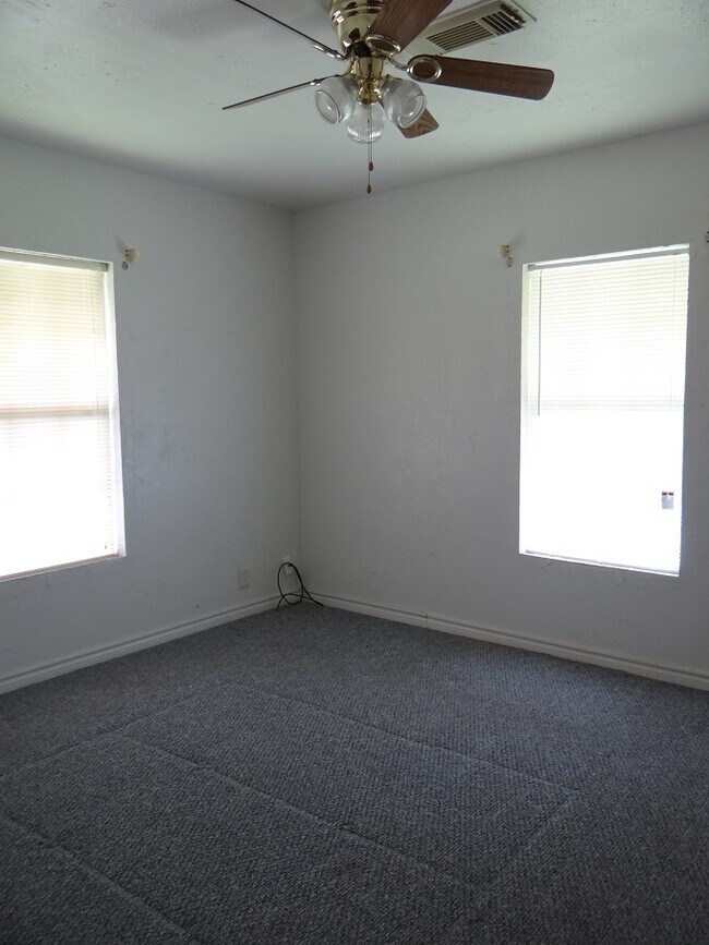 Foto del edificio - 3801 Stuart Ave