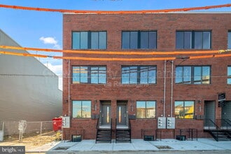 Building Photo - 1904 E York St