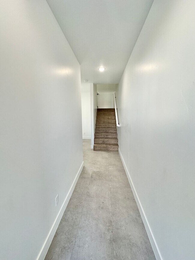 Foto del edificio - PET FRIENDLY!! HURRICANE TOWNHOME!