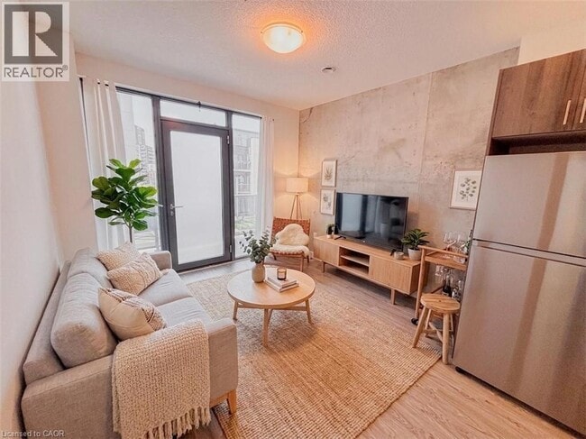 Building Photo - 1434 Highland Rd W