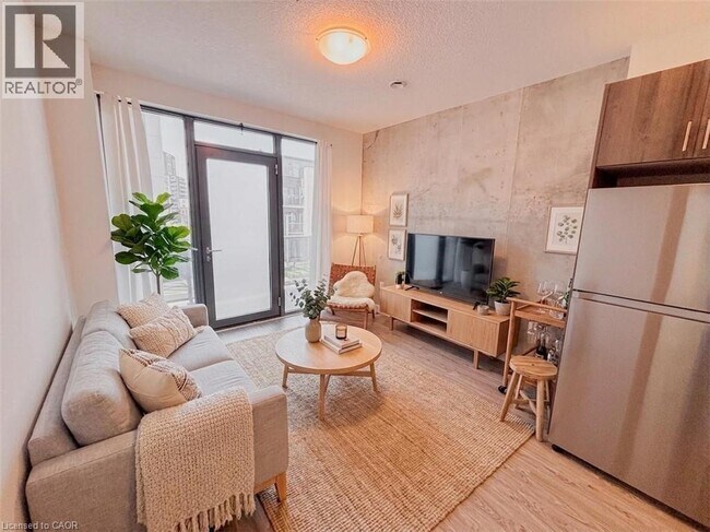 Photo du bâtiment - 1434 Highland Rd W