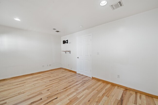 Building Photo - 54 Avenue C