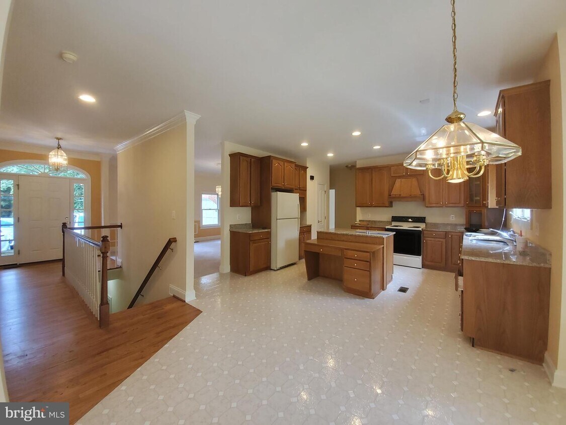 Foto principal - 11901 Thomas Ave