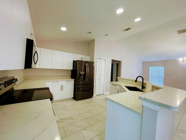 Foto del edificio - 2333 SW Wynnewood St