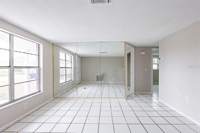Foto del edificio - Charming 2BR House in Port Richey