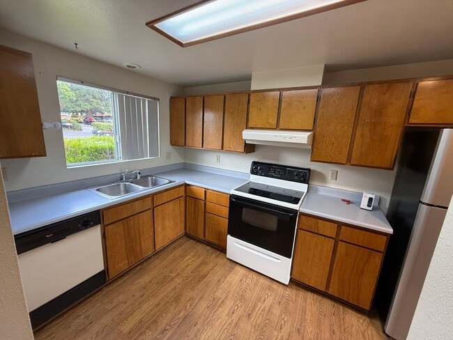 Kitchen with fridge - 329 Bessie St