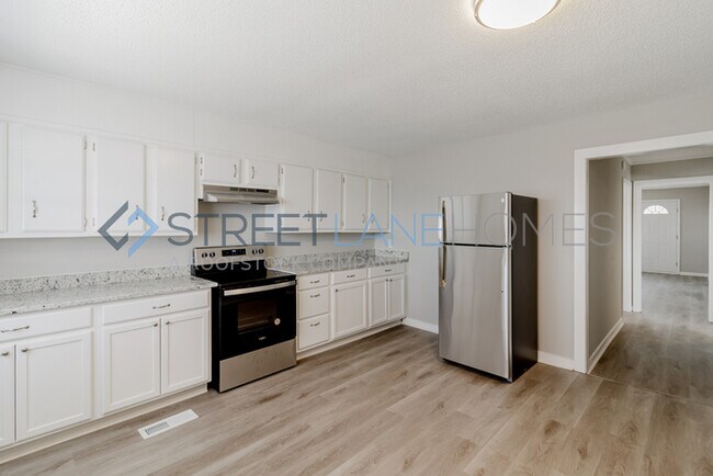 Building Photo - 512 64th St S